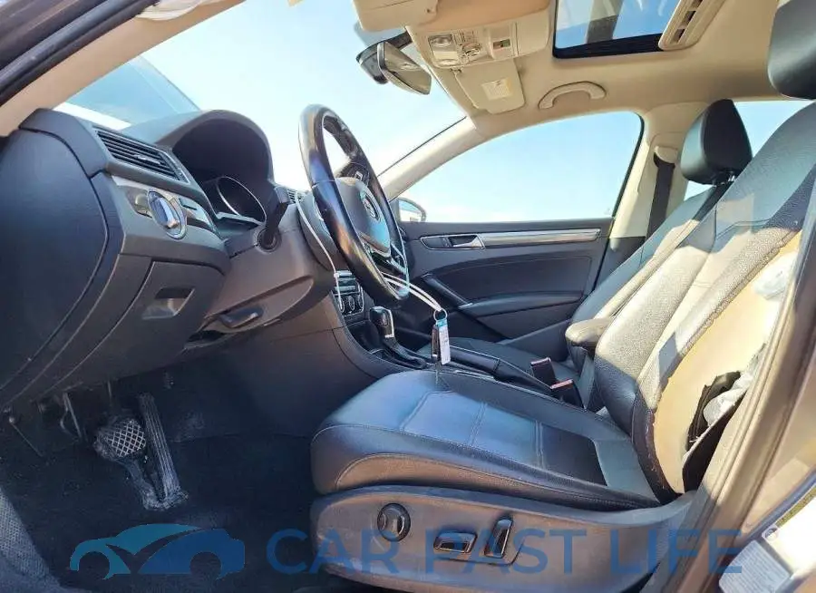 1VWGT7A34HC011842# 7