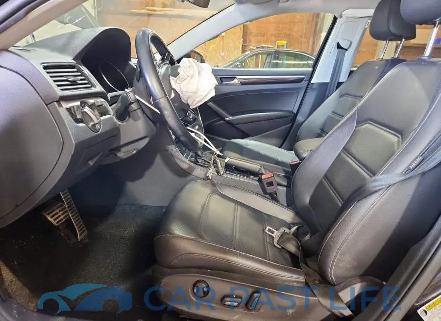1VWMA7A36KC010496# 7