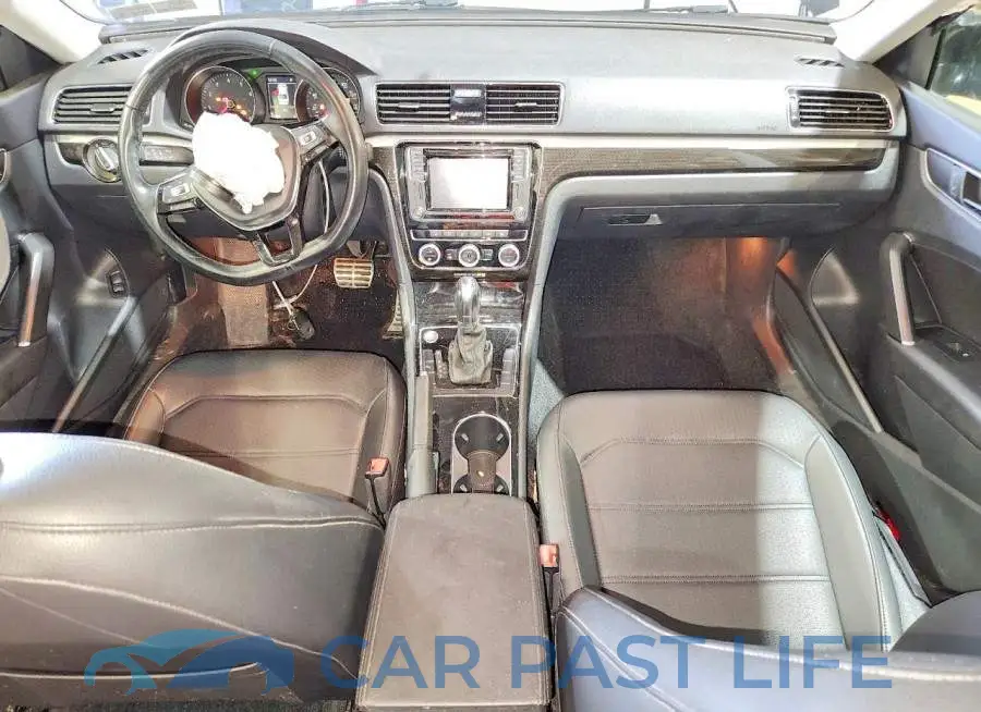 1VWMA7A36KC010496# 8