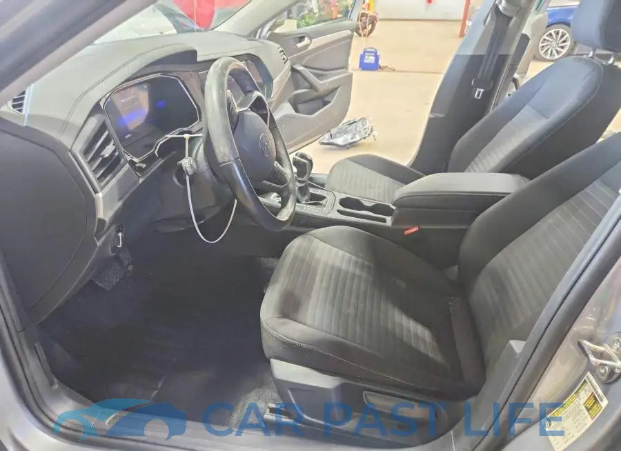 3VW5M7BU2RM037285# 7