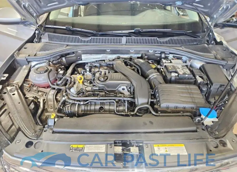 3VW5M7BU2RM037285# 11