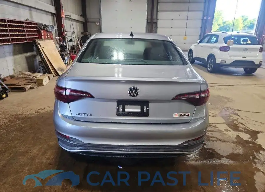 3VW5M7BU2RM037285# 6