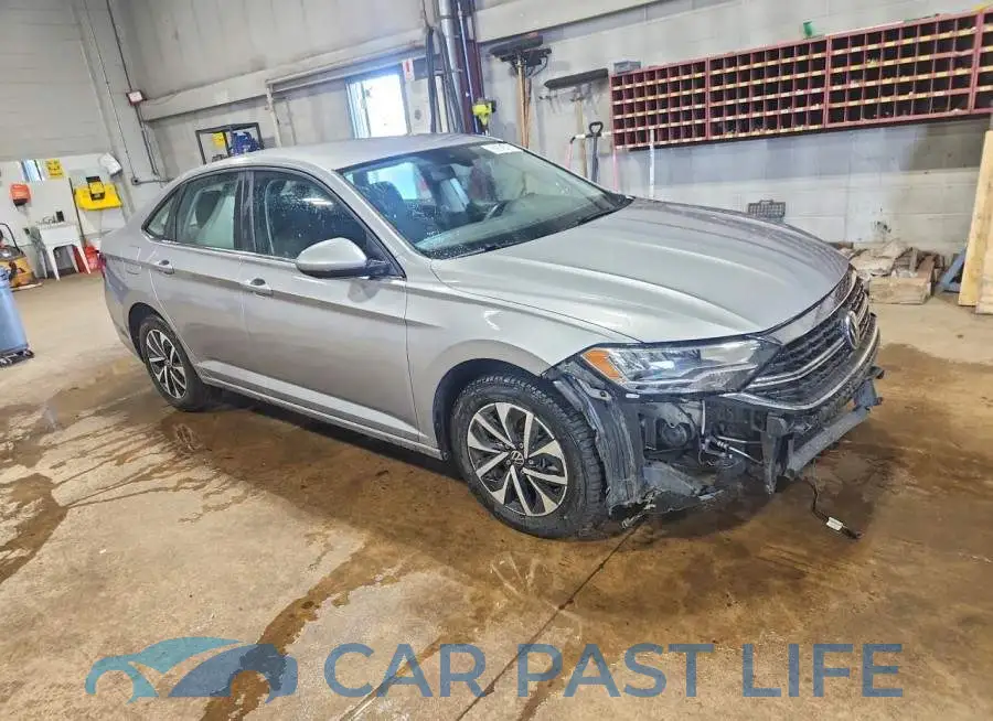 3VW5M7BU2RM037285# 4