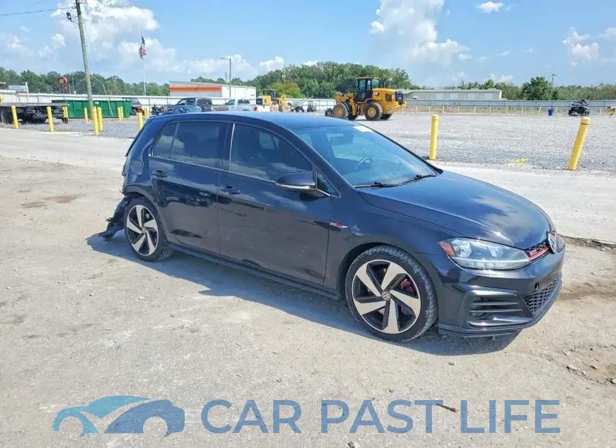 3VW5T7AU9MM000845# 4