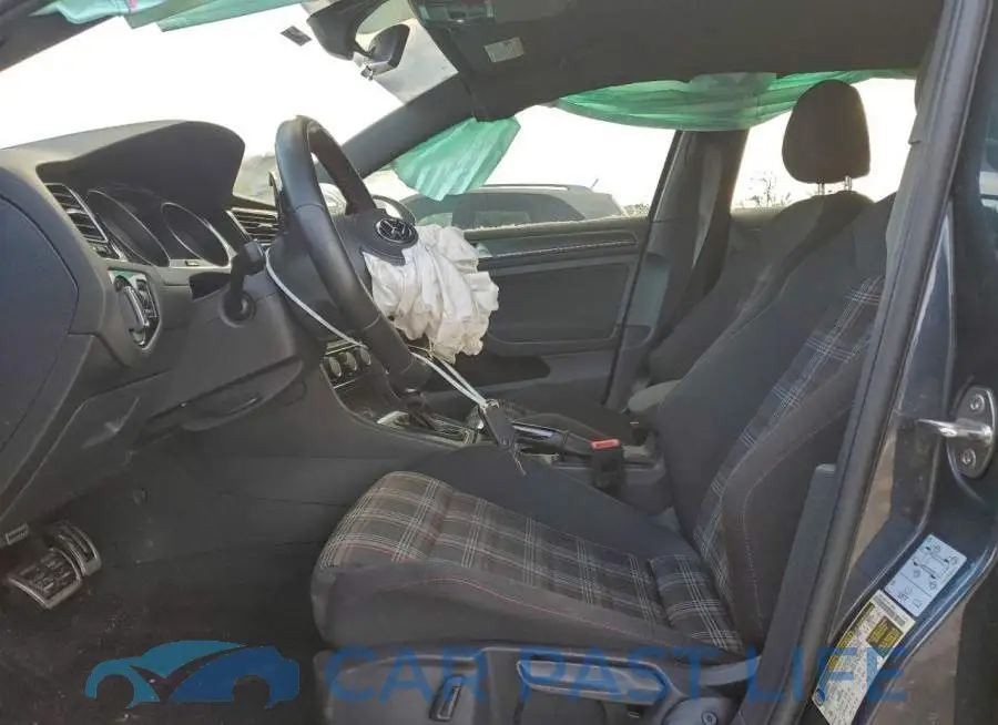 3VW6T7AU8MM003983# 7