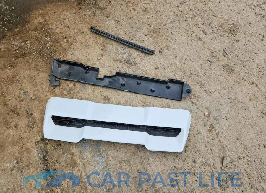 1GT49PE75PF165782# 12
