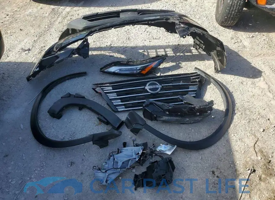 JN8BT3BA8RW355164# 12