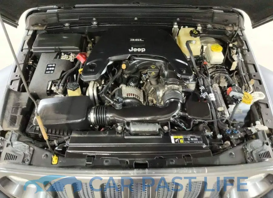 1C4HJXDG7JW117721# 12