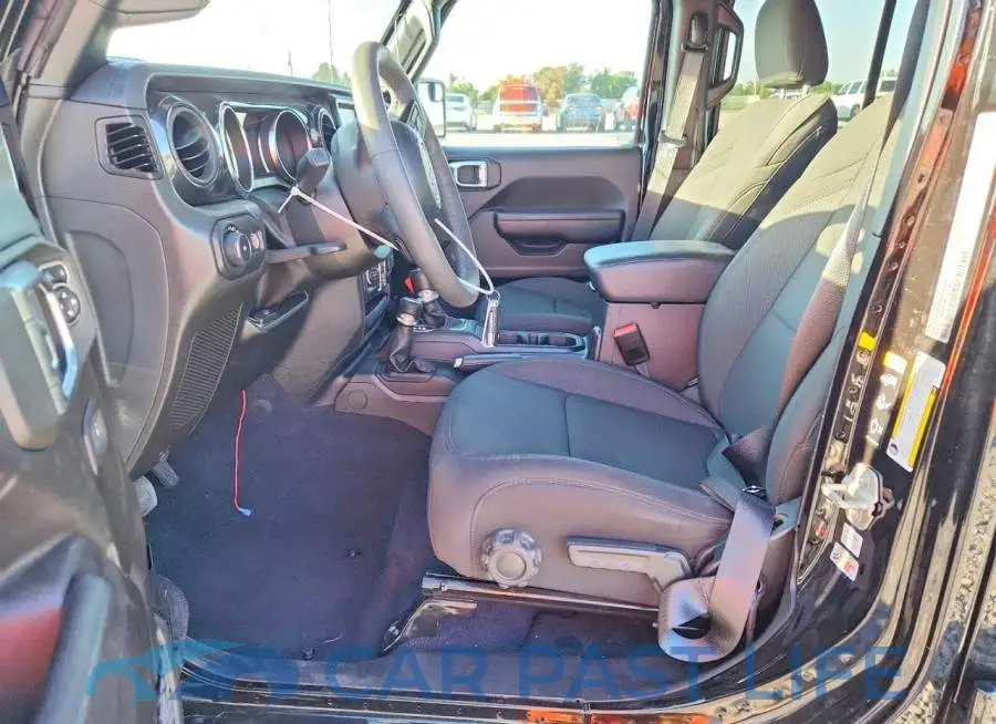 1C4HJXDN2PW602078# 7