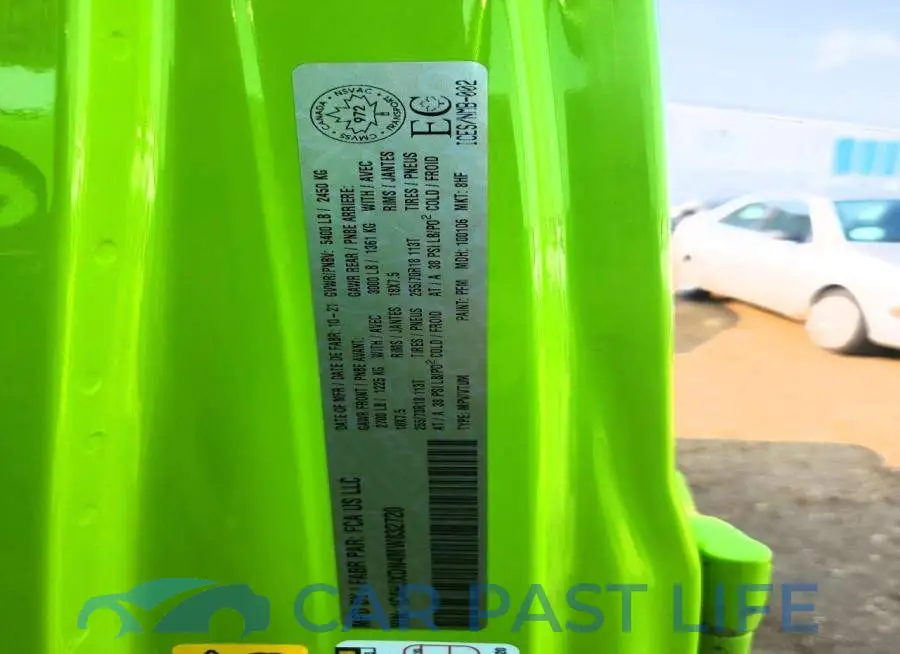 1C4HJXDN4MW832720# 13