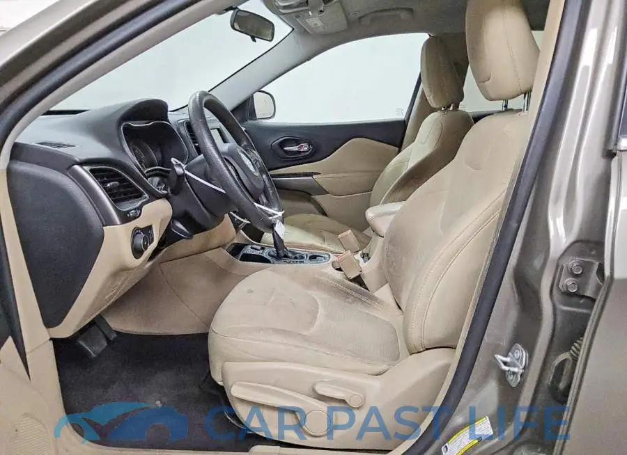 1C4PJLCB8KD160116# 7