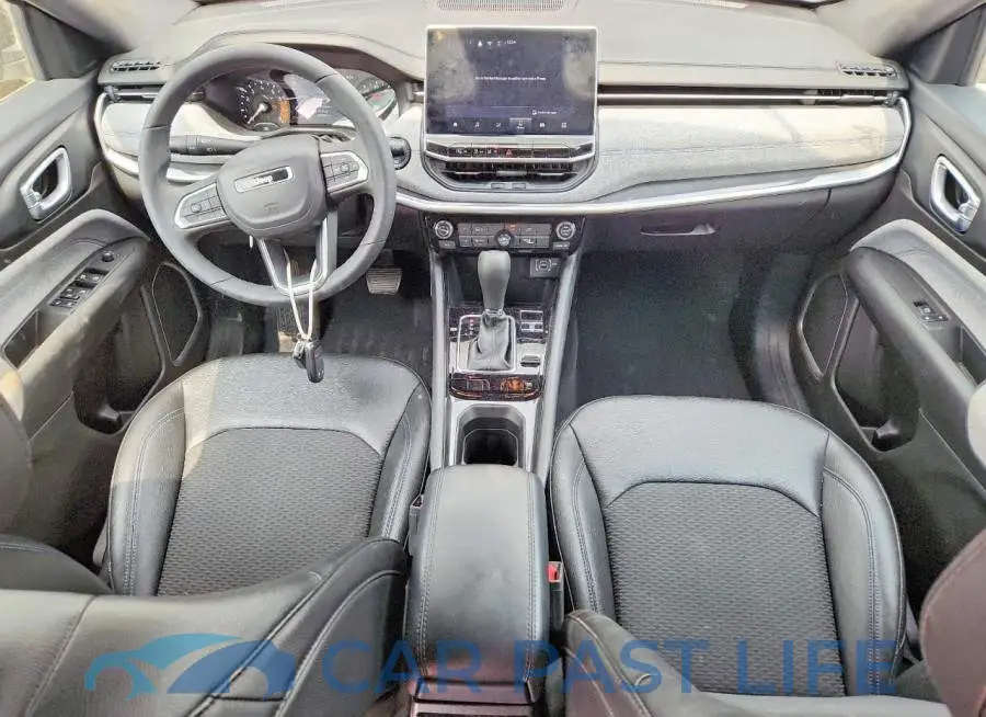 3C4NJDBN3RT113945# 8