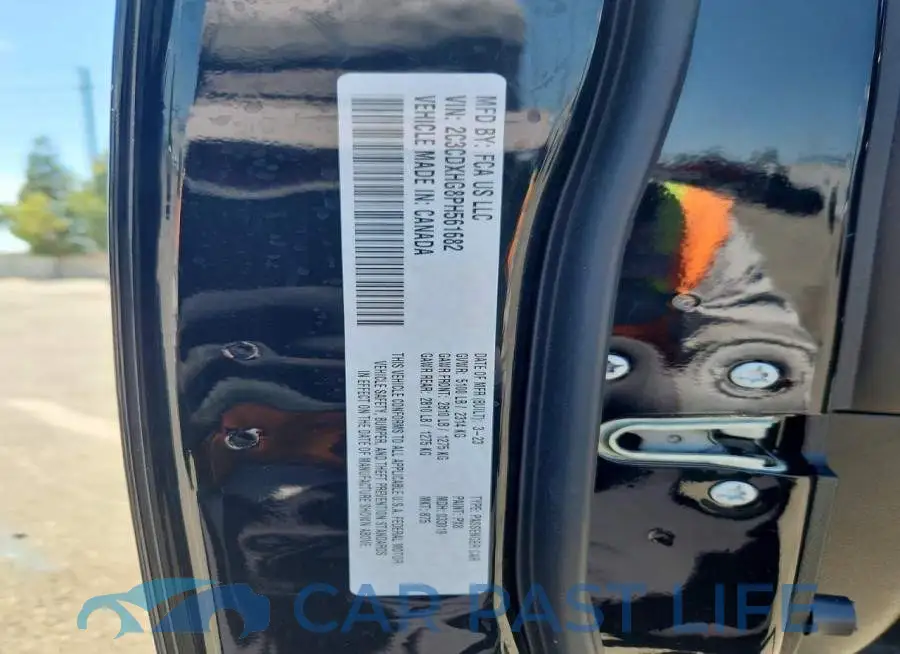 2C3CDXHG8PH561682# 12