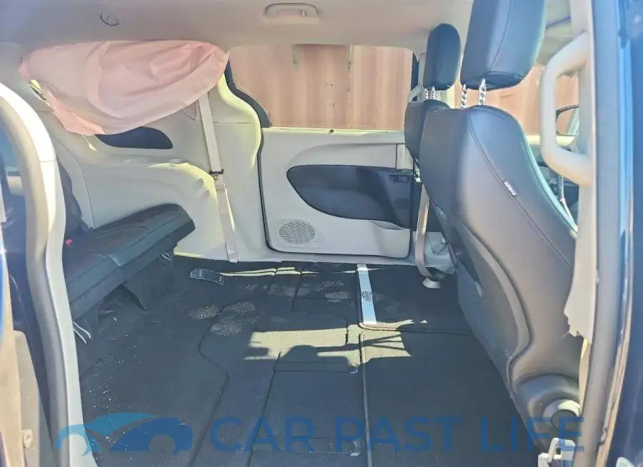 2C4RC1BG2NR219831# 10