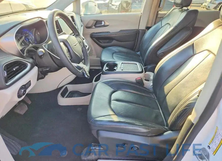 2C4RC1BG5NR206376# 7