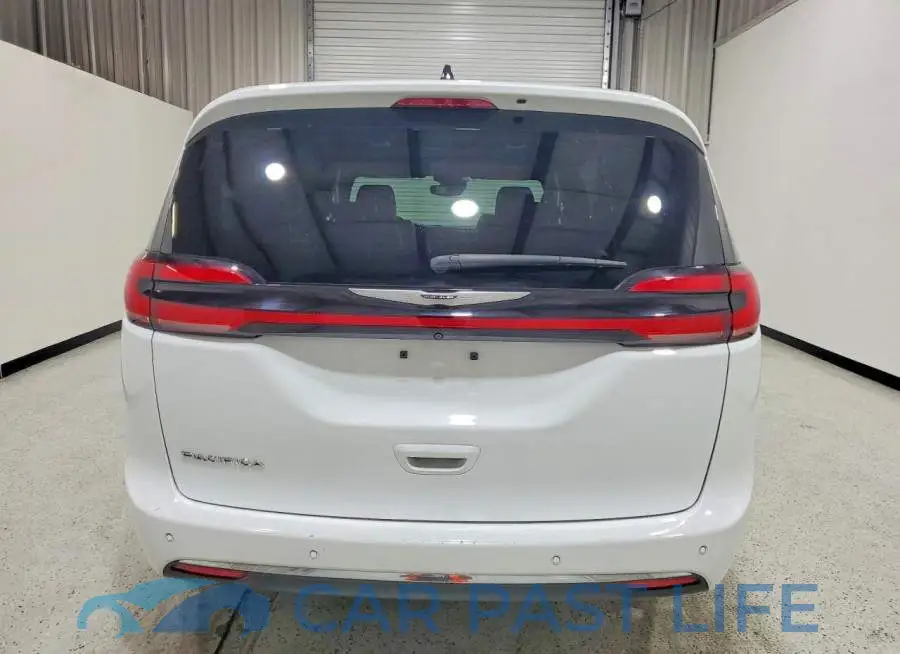 2C4RC1BG8SR503993# 6
