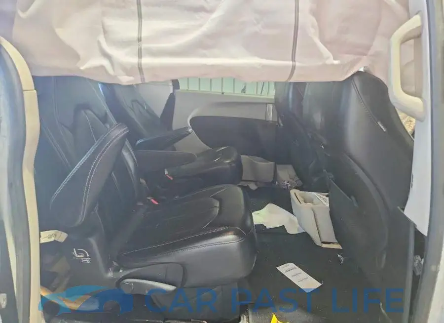 2C4RC1BG9NR143461# 11