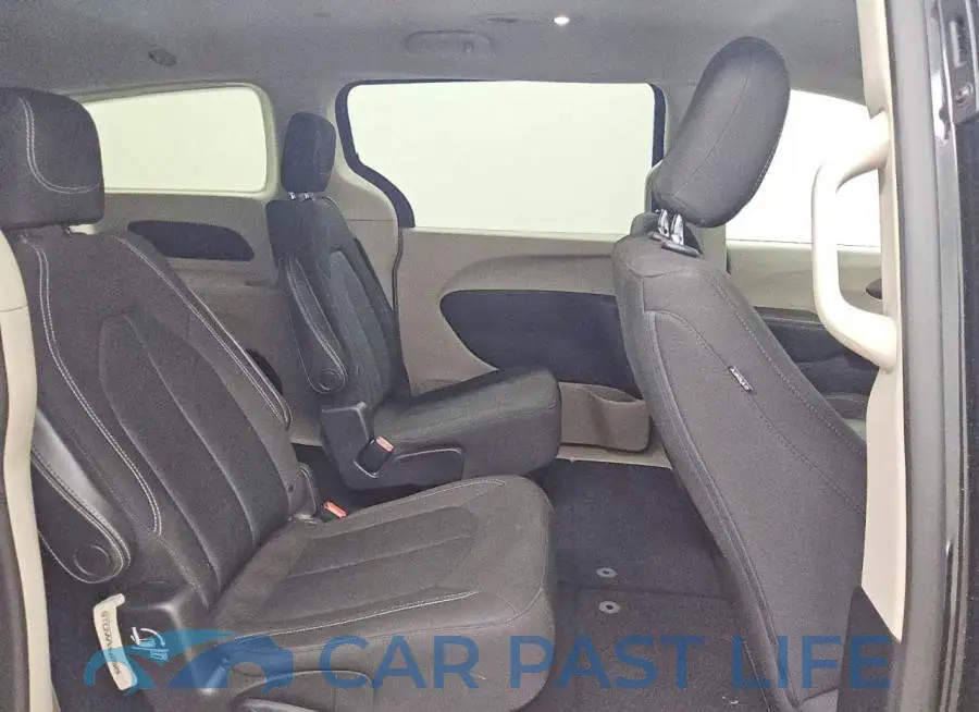 2C4RC1CG7MR555004# 11