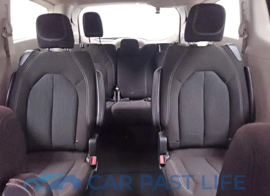 2C4RC1CG7MR555004# 10