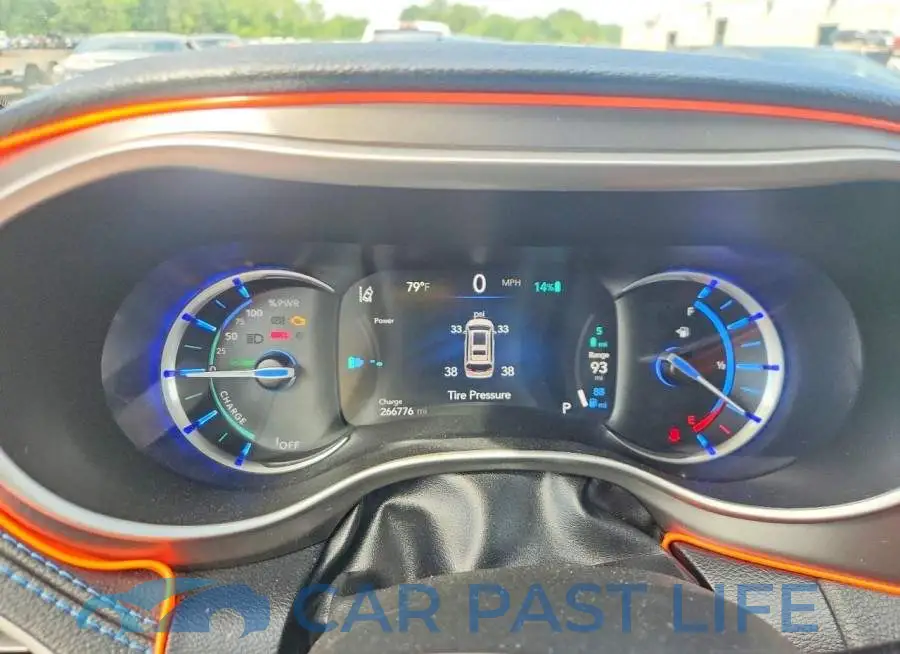 2C4RC1L74MR581060# 9