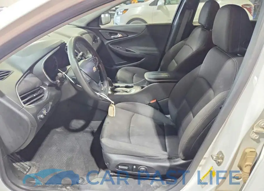 1G1ZD5ST3KF215400# 7