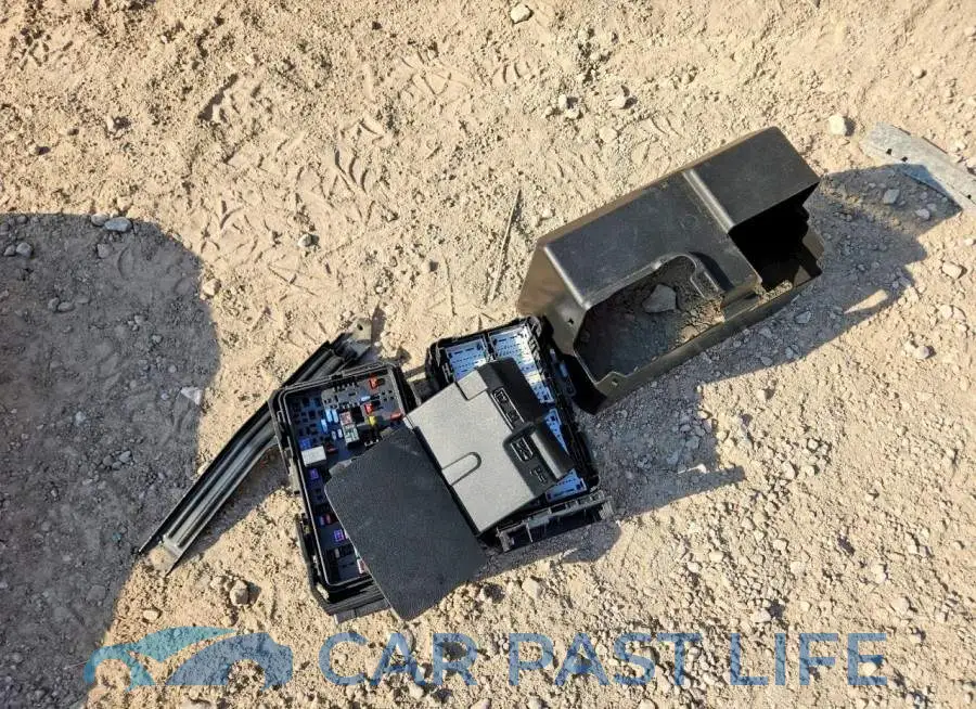 1G1ZD5ST5KF165616# 12