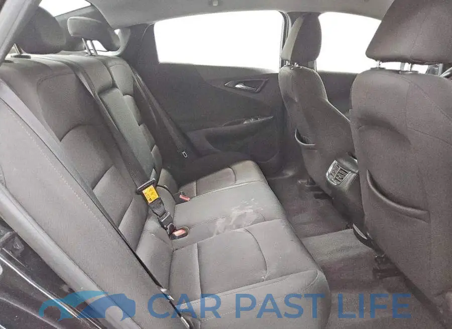 1G1ZD5ST6KF155189# 10
