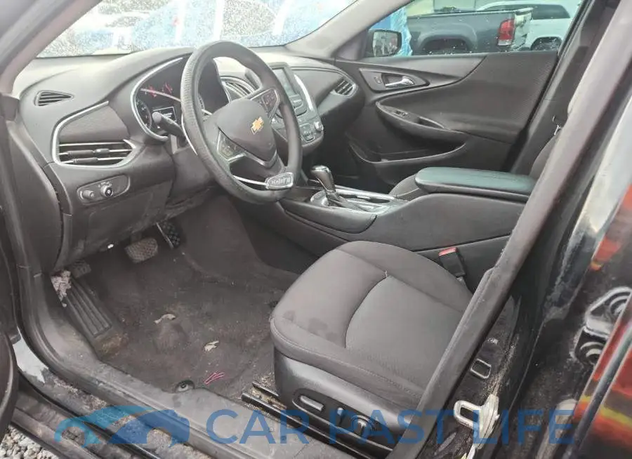 1G1ZD5ST8JF153782# 7