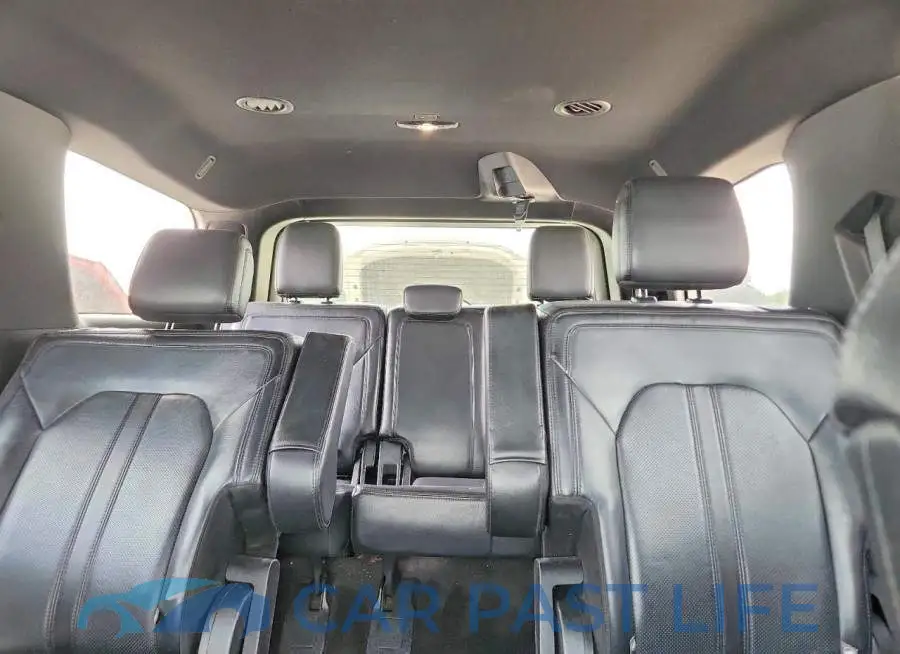 1FMJU2AT7JEA39858# 10