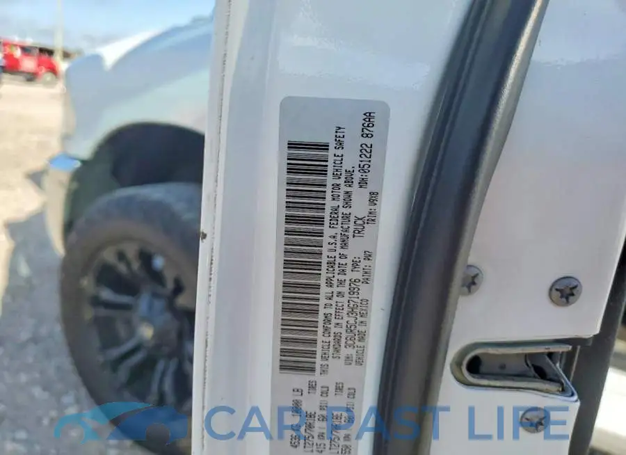 3C6UR5CJ3HG719976# 12