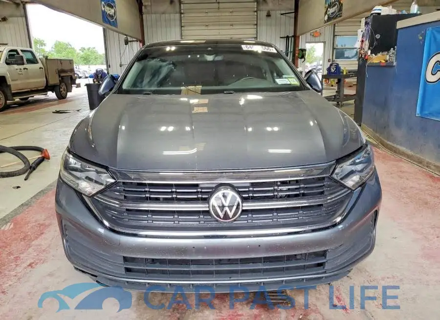 3VW7M7BU8RM004560# 5