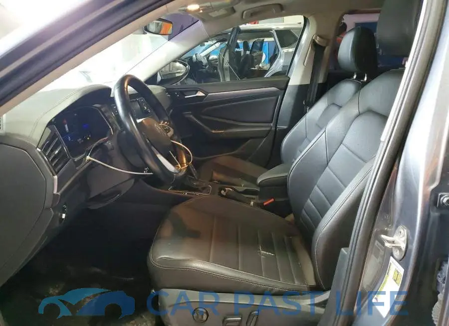 3VW7M7BU8RM004560# 7