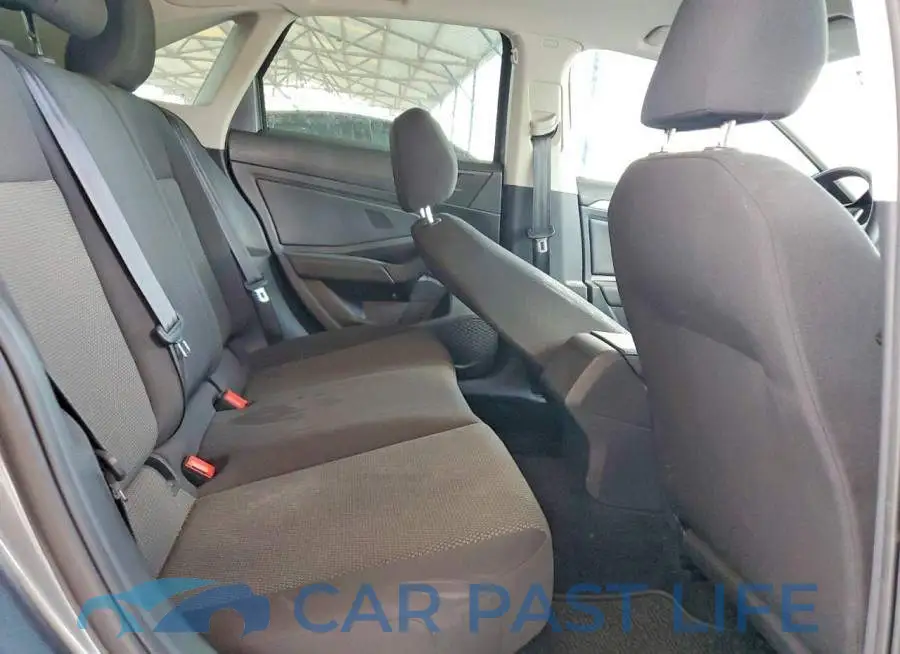 3VWCB7BU3KM240950# 10