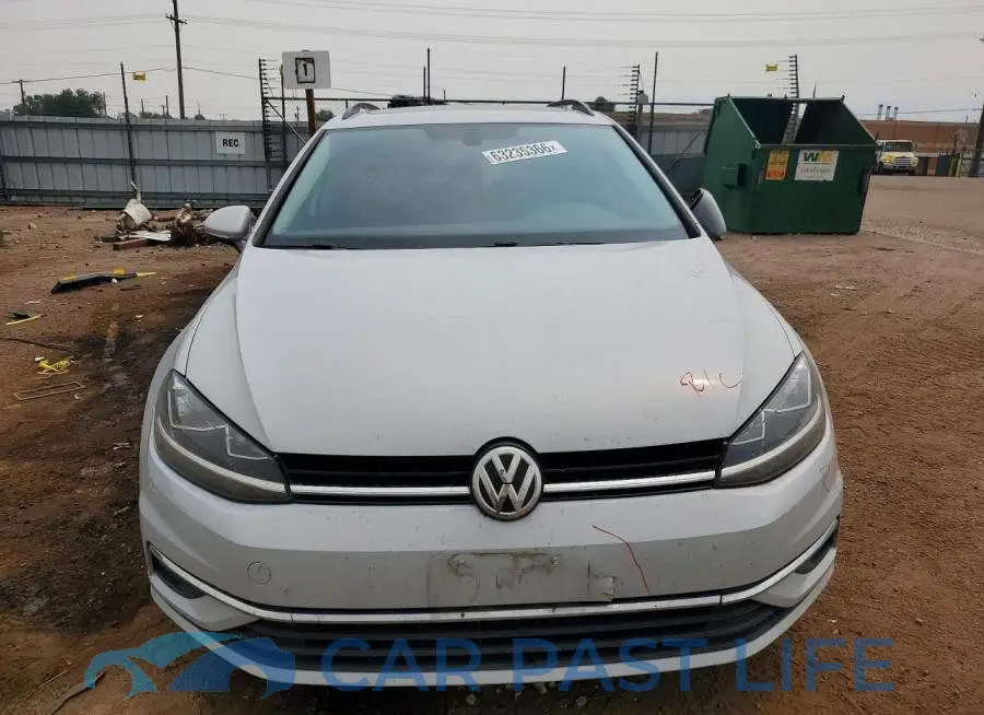 3VWD17AU5JM759277# 5