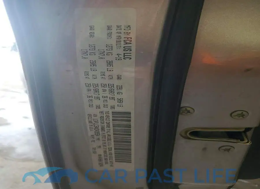 1C4PJLCB4KD439594# 13