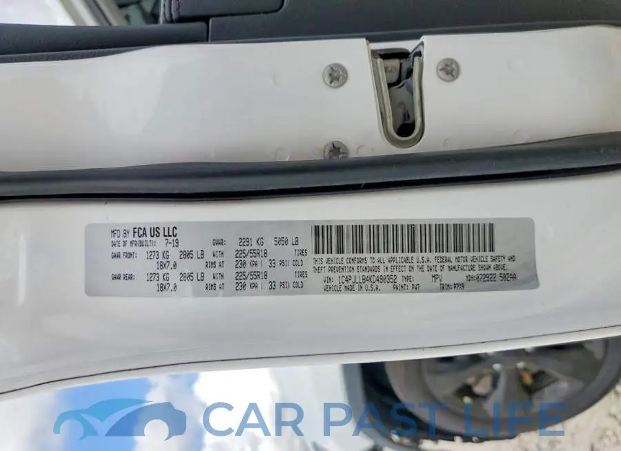 1C4PJLLB4KD490352# 14