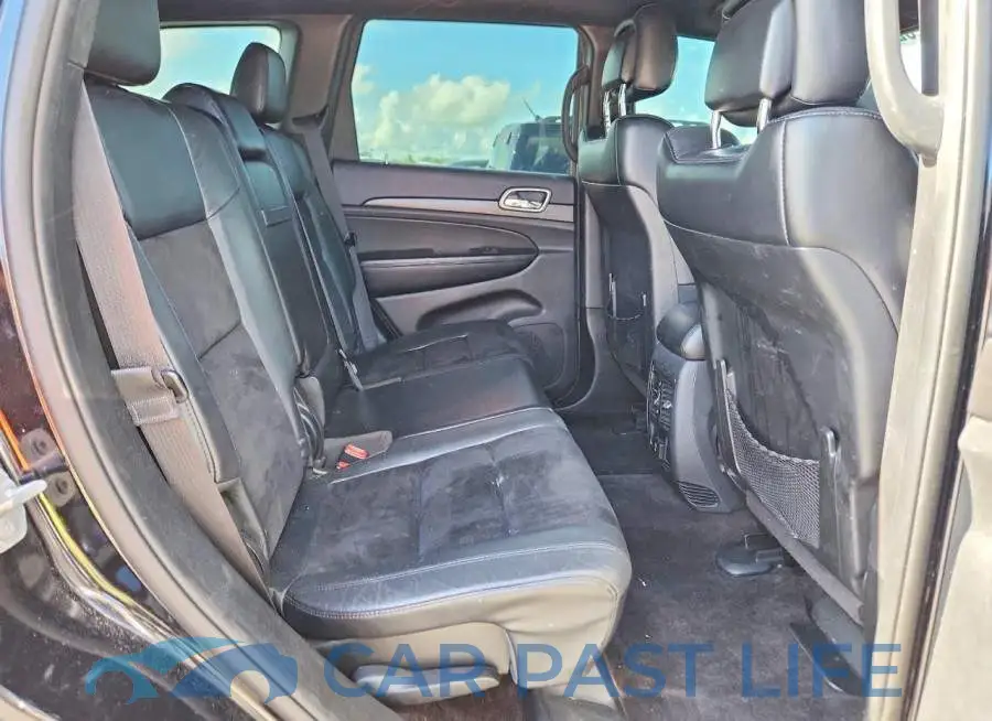 1C4RJEAG2JC327268# 11