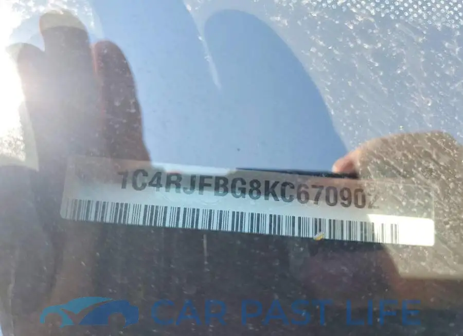 1C4RJFBG8KC670902# 14