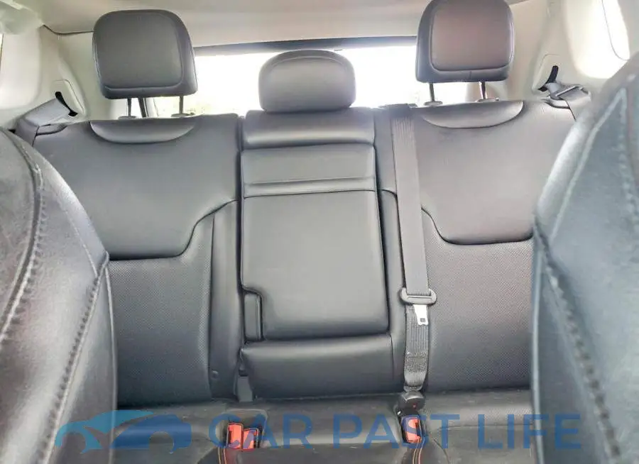 3C4NJDCB6HT630661# 10