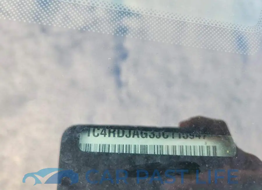 1C4RDJAG3JC115947# 13
