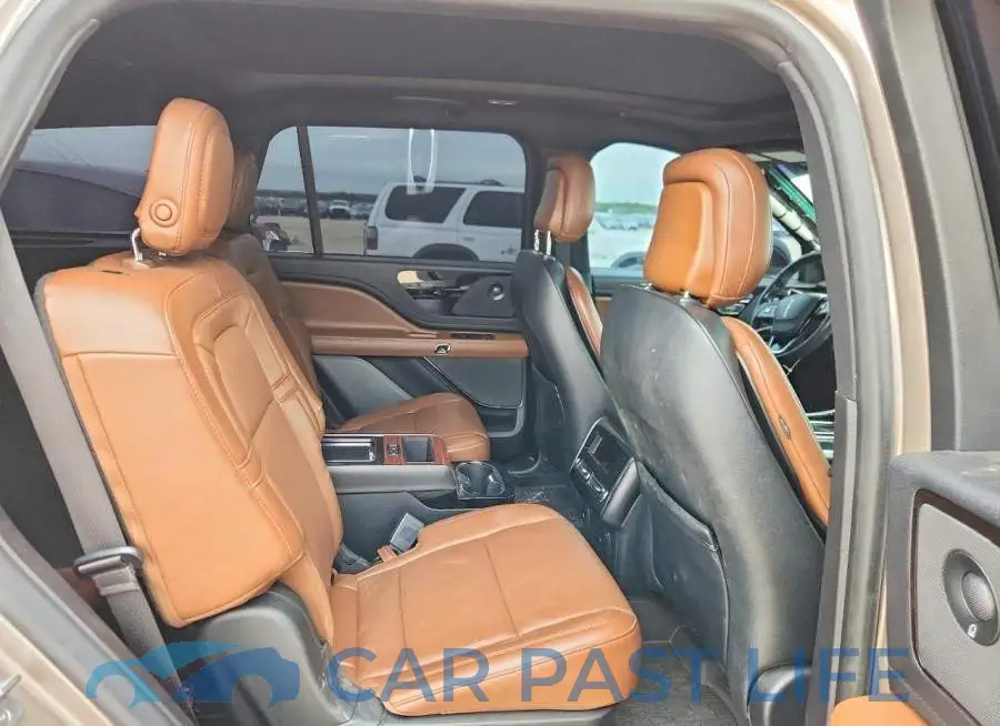 5LM5J7XC8LGL21431# 11