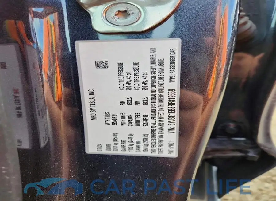 5YJ3E1EB8RF819559# 12