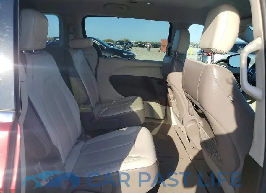 2C4RC1BG4JR113813# 11