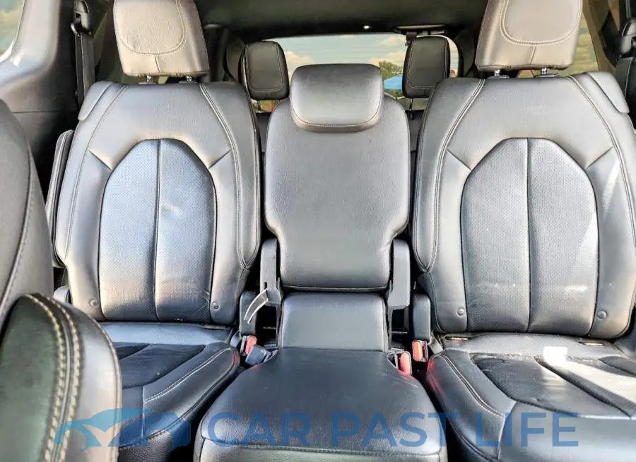 2C4RC1BG4JR228069# 10