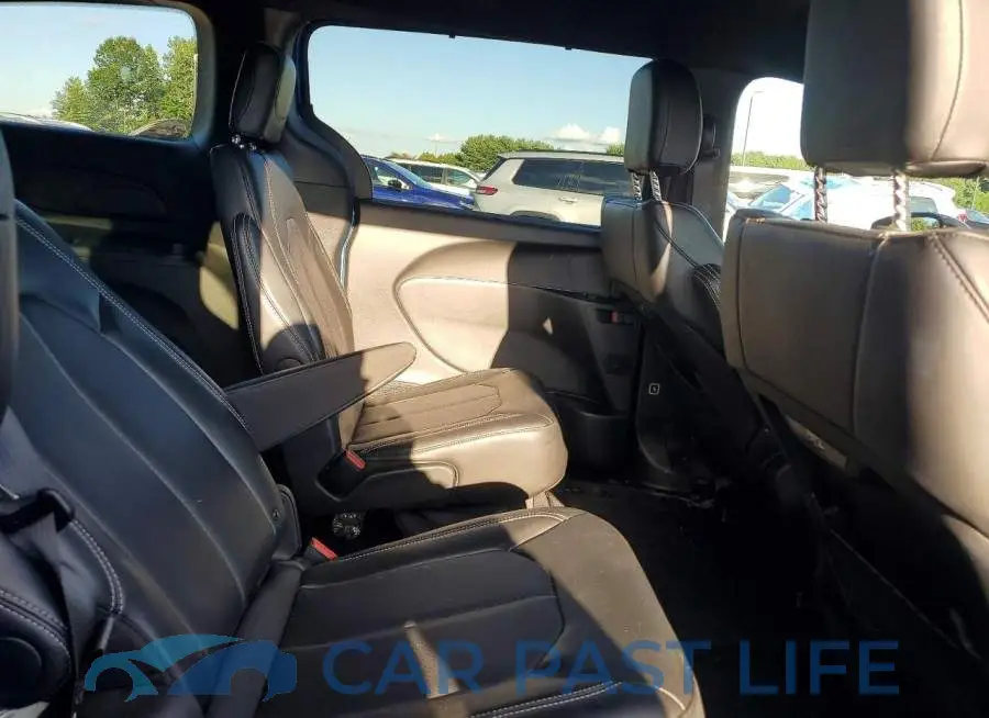 2C4RC1BGXTR281829# 11