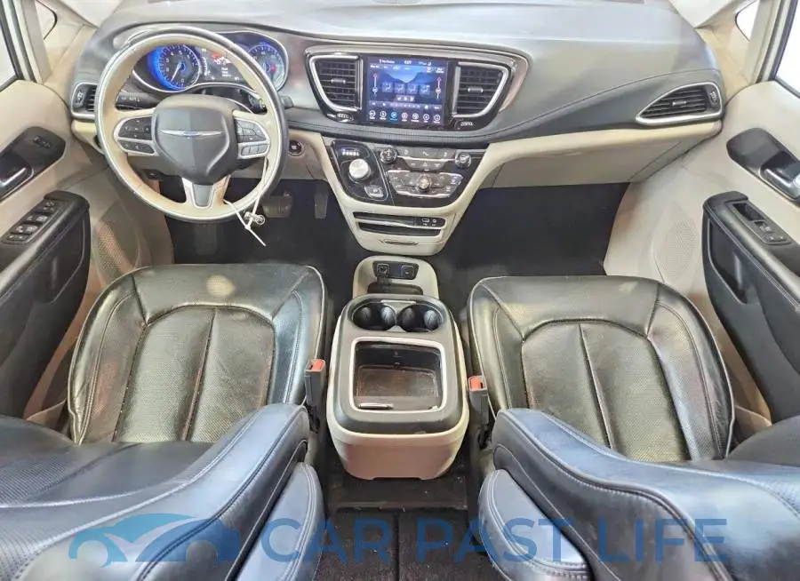 2C4RC1GGXJR320523# 8