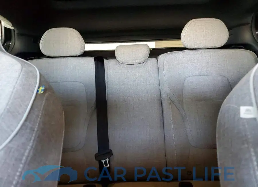 YV4EK3ZL9SS145203# 10