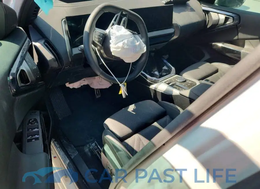 5UX53GP04T9139266# 8