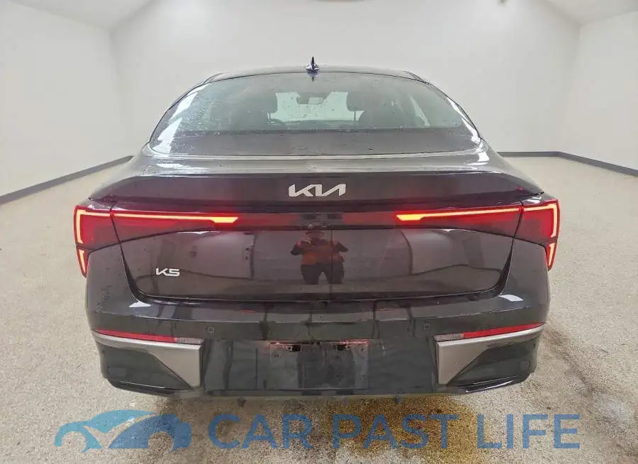 KNAG24J77T5475841# 6