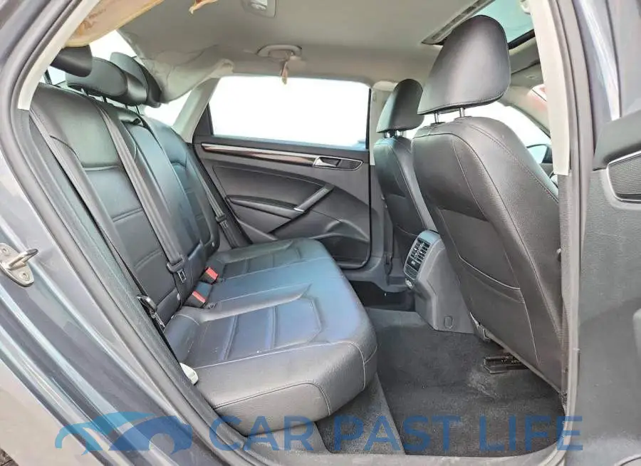 1VWMA7A37KC012287# 10